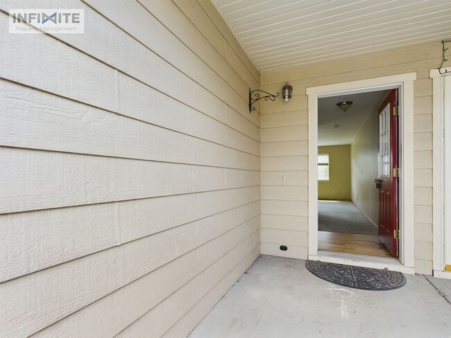Building Photo - 3 Bedrooms | 2.5 Baths | 2-Car Garage
