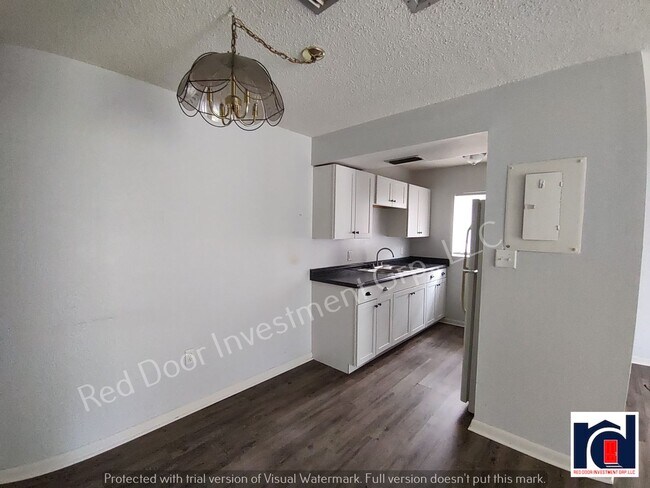 Building Photo - Cozy 1 Bedroom 1 Bath~Leesburg~