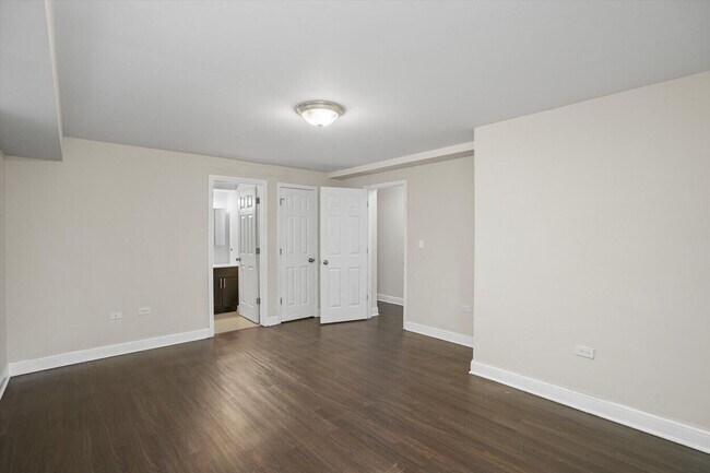 Building Photo - 4521 S Michigan Ave