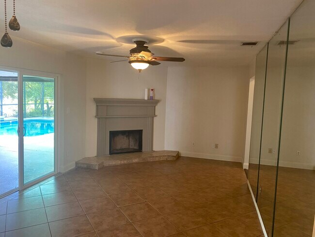 Building Photo - 109 Doe Ct