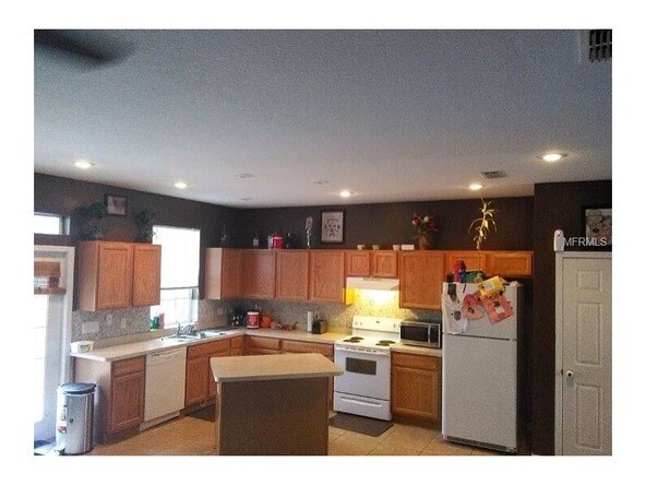 Building Photo - 2243 Sweet Holly Ln