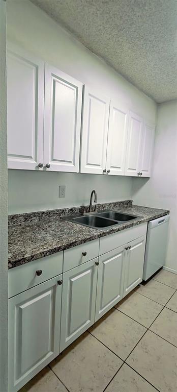 Building Photo - 6519 W Newberry Rd