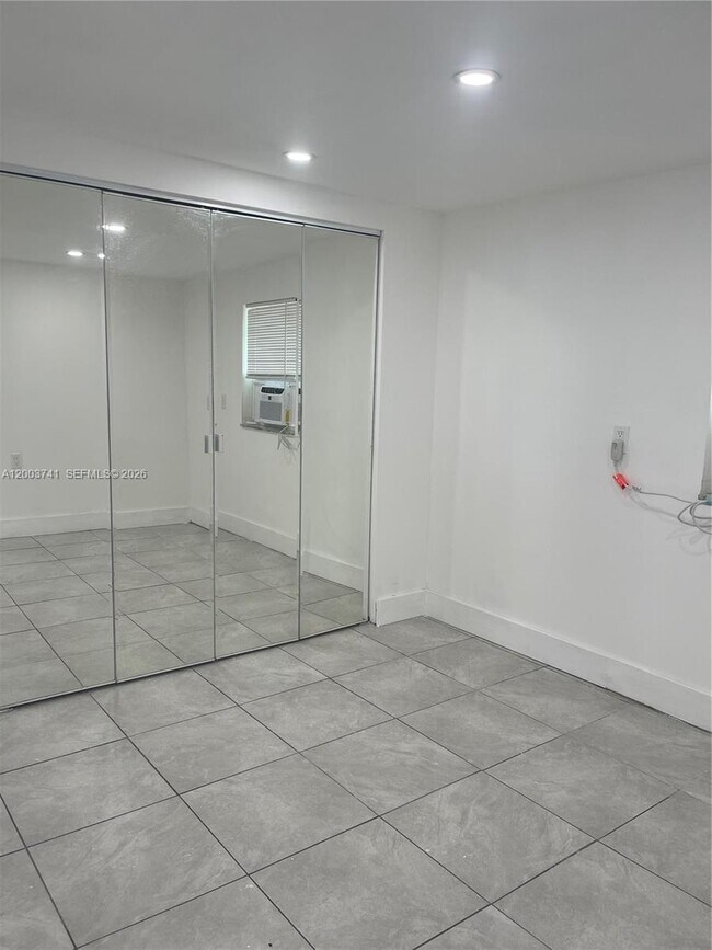 Building Photo - 317 E 8th St