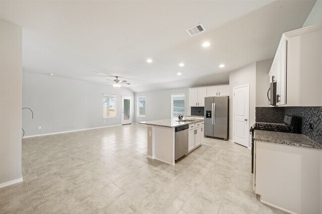 Building Photo - 13919 Leigh Lake Ln