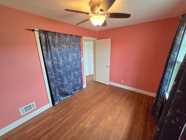 Building Photo - Charming 4-Bedroom Brick Ranch in Virginia...
