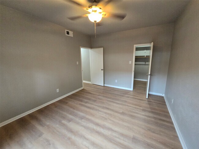 Building Photo - 1818 Augusta Dr