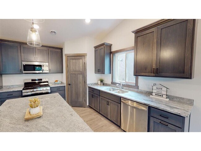 Building Photo - 11744 Kings Ln