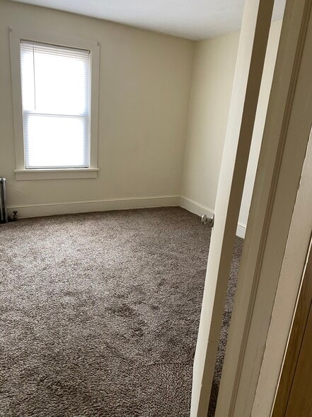 Building Photo - 63 E Railroad Ave