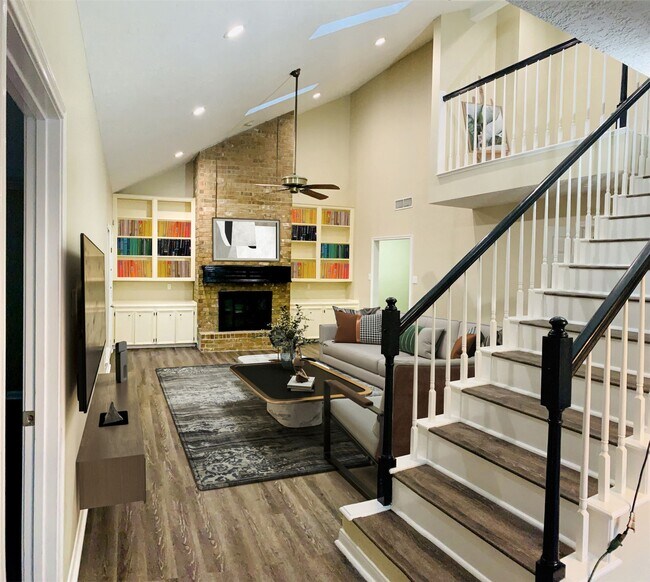 Building Photo - 14135 Sandfield Dr