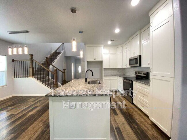 Building Photo - 5408 Fernander Dr