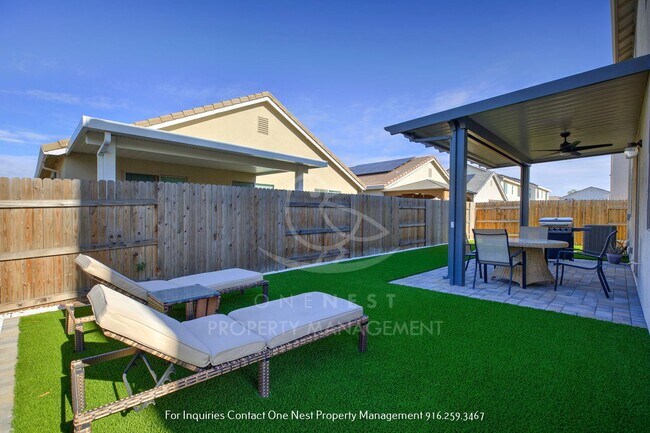 Building Photo - Stunning 4-bedroom, 3-bathroom Home in the heart of Lincoln!