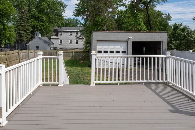 Building Photo - Beautiful Four Bedroom Home