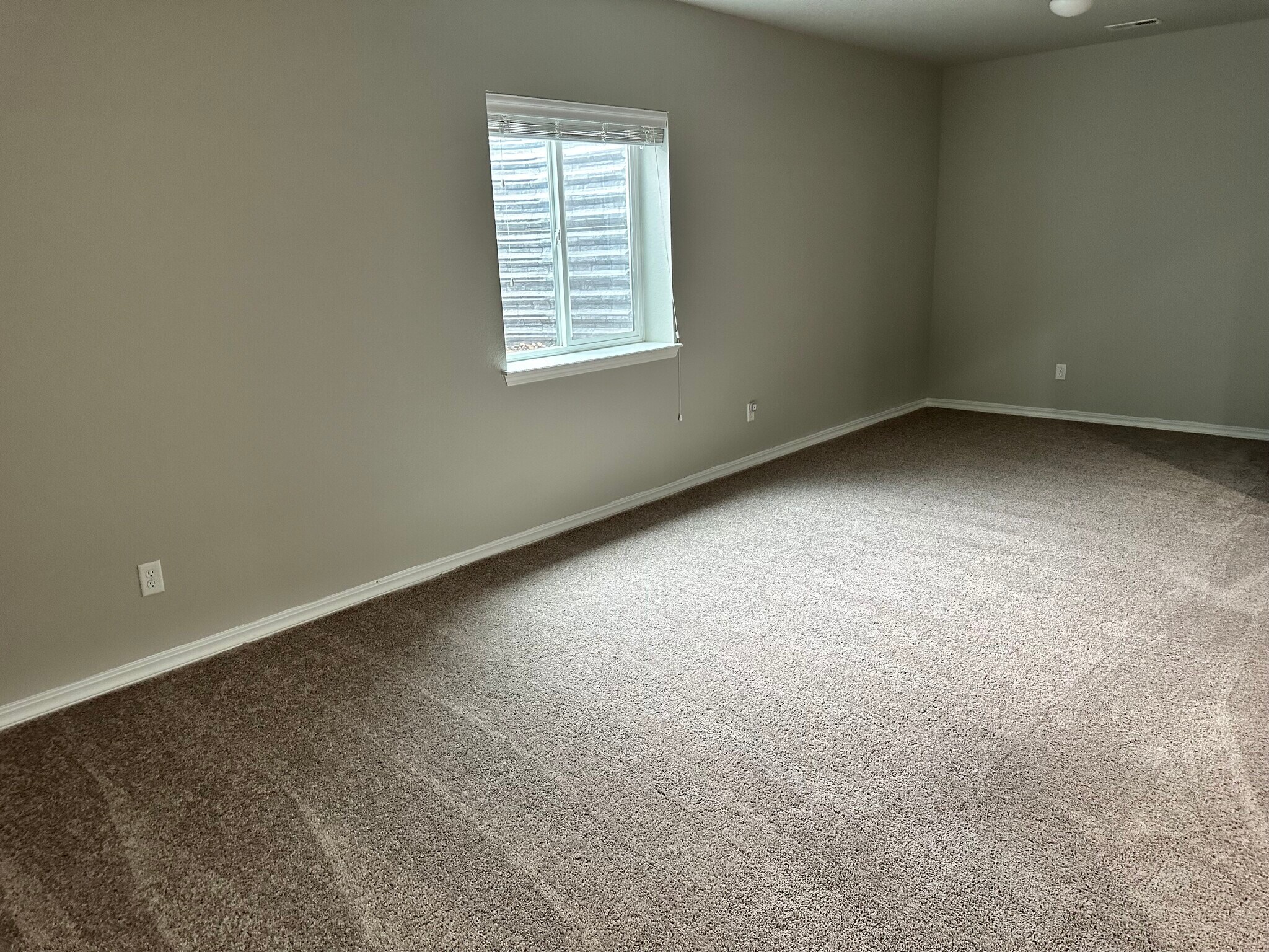 Building Photo - 17451 Leisure Lake Dr
