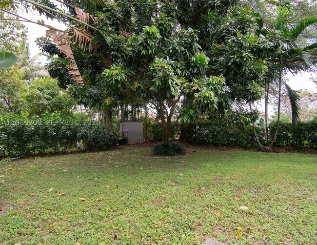Building Photo - 6090 SW 27th St