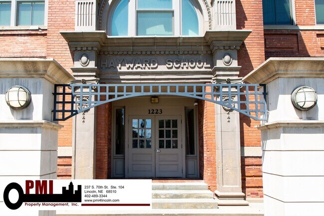 Building Photo - 1223 N 9th St