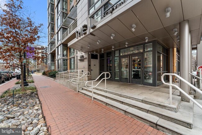Building Photo - 440 L St NW