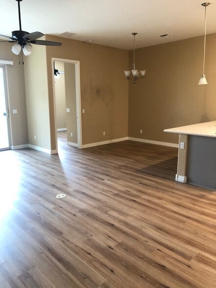 Building Photo - 5593 N Brinson Ln