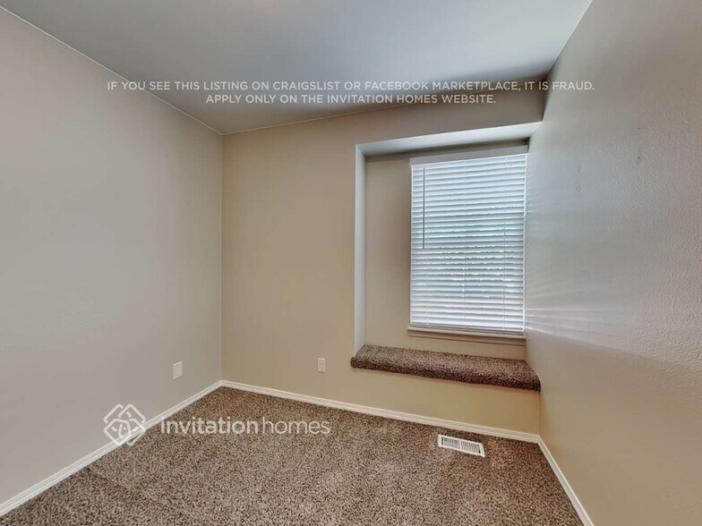 Building Photo - 5175 Paradox Dr