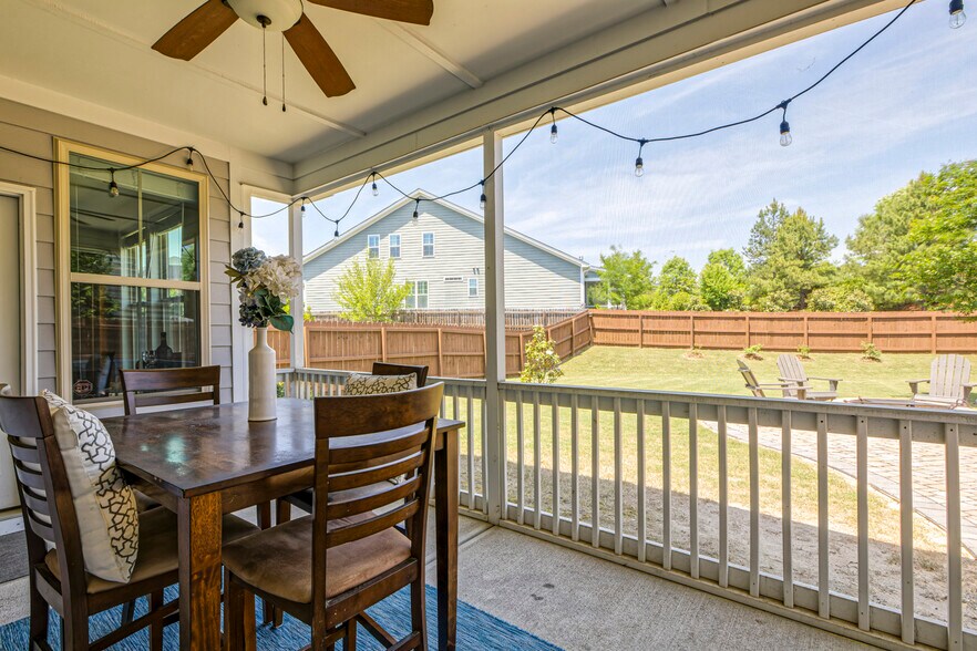 Building Photo - 1608 Cascade Falls Ln