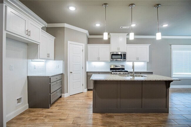 Building Photo - 1025 Kimball Ln