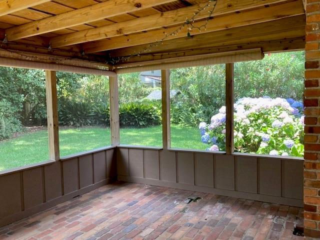 Building Photo - 301 Rivera Dr