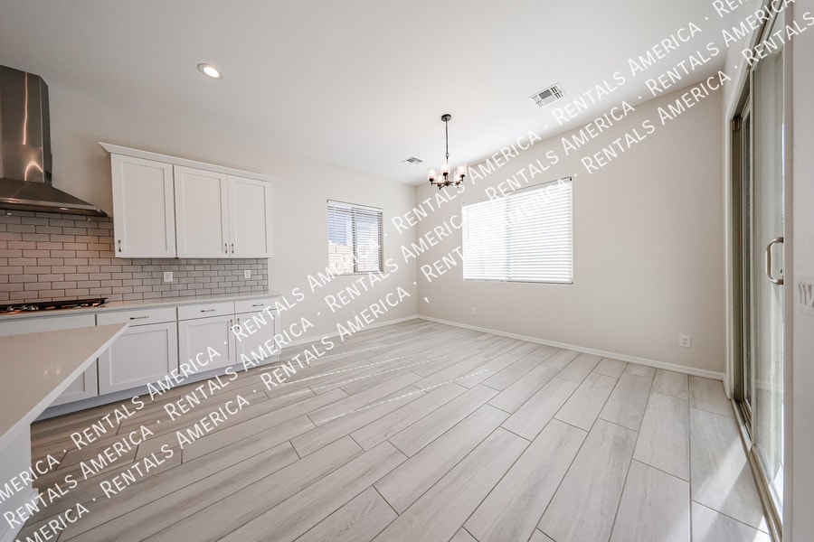 Building Photo - 4815 W Capistrano Ave