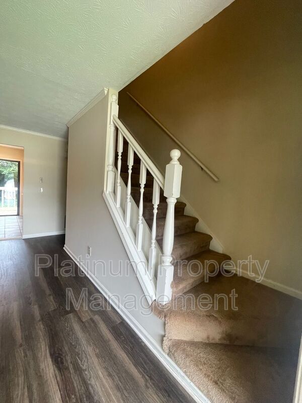 Building Photo - 118 Arbour Way
