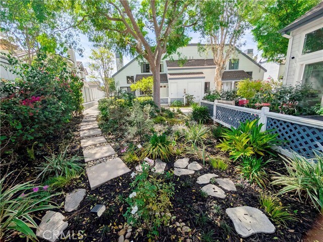 Building Photo - 631 Springbrook N