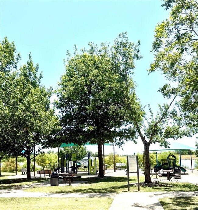 Building Photo - 3017 Settlement Dr