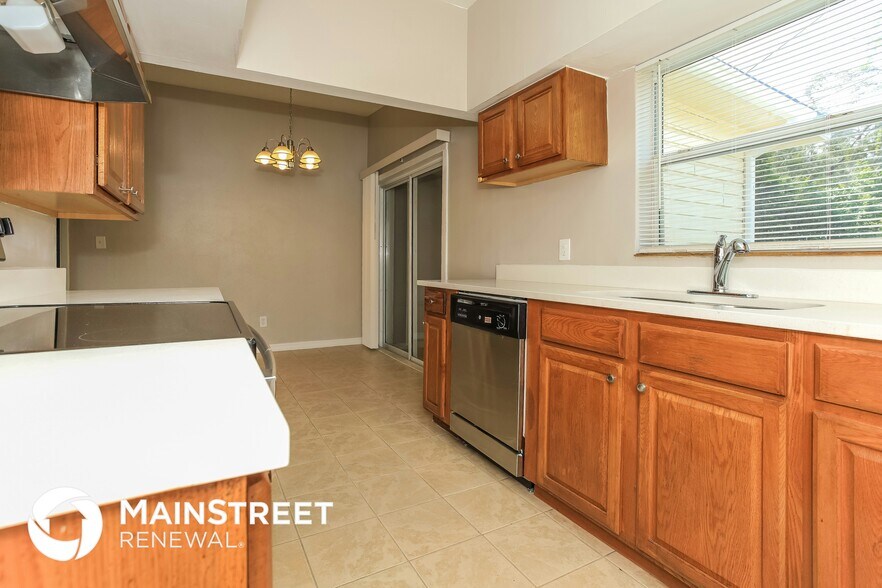 Building Photo - 5915 Beechmont Blvd