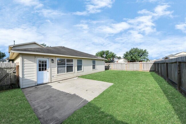 Building Photo - 19630 Beachy Ct