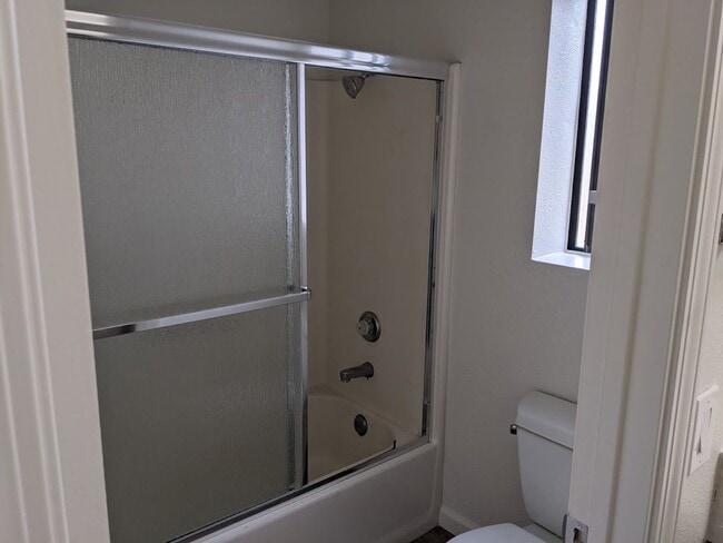 Building Photo - 55 Stenner St