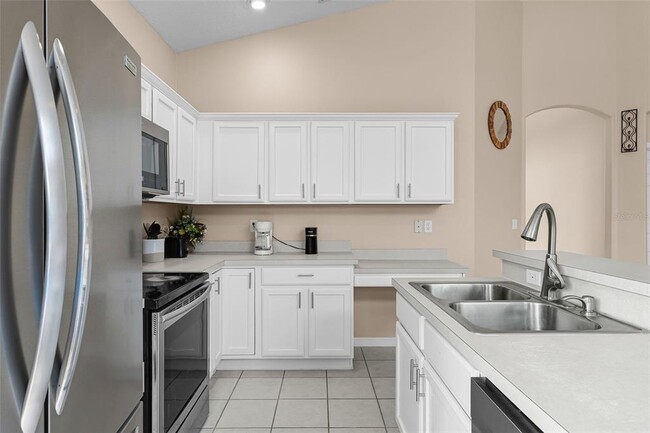 Building Photo - 616 Corvina Dr
