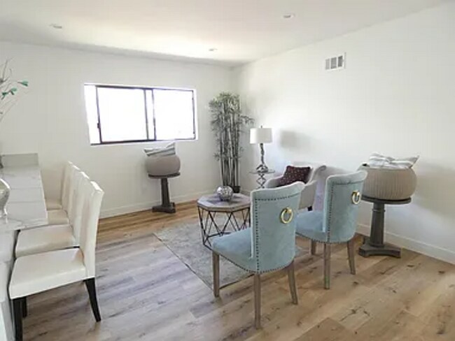 Building Photo - Luxury Four-Unit Estate