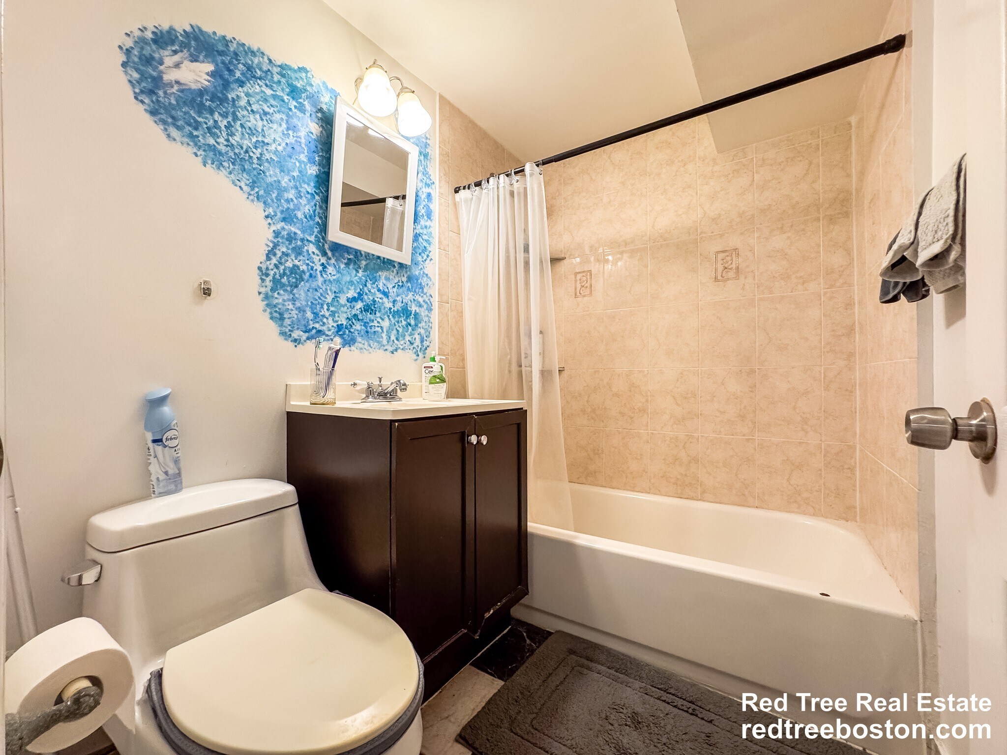 Building Photo - 28 Linden St