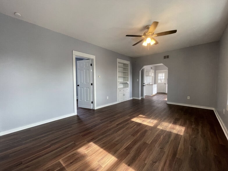 Living Room - 3322 W Branting Ln