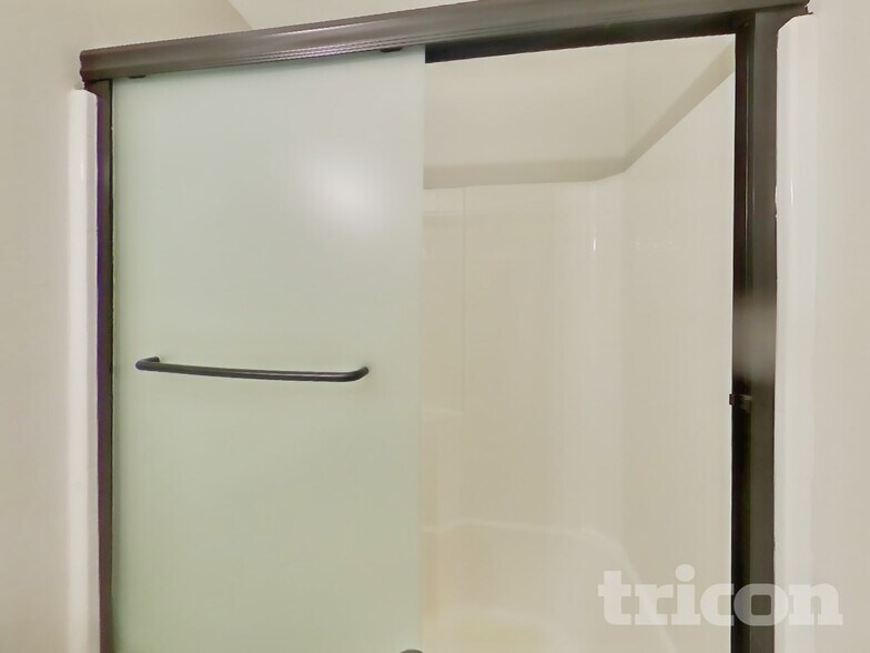 Building Photo - 1837 Wildrose Dr