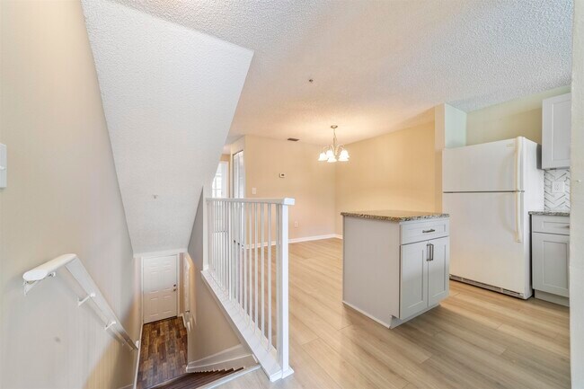 Building Photo - 4000 Grande Vista Blvd