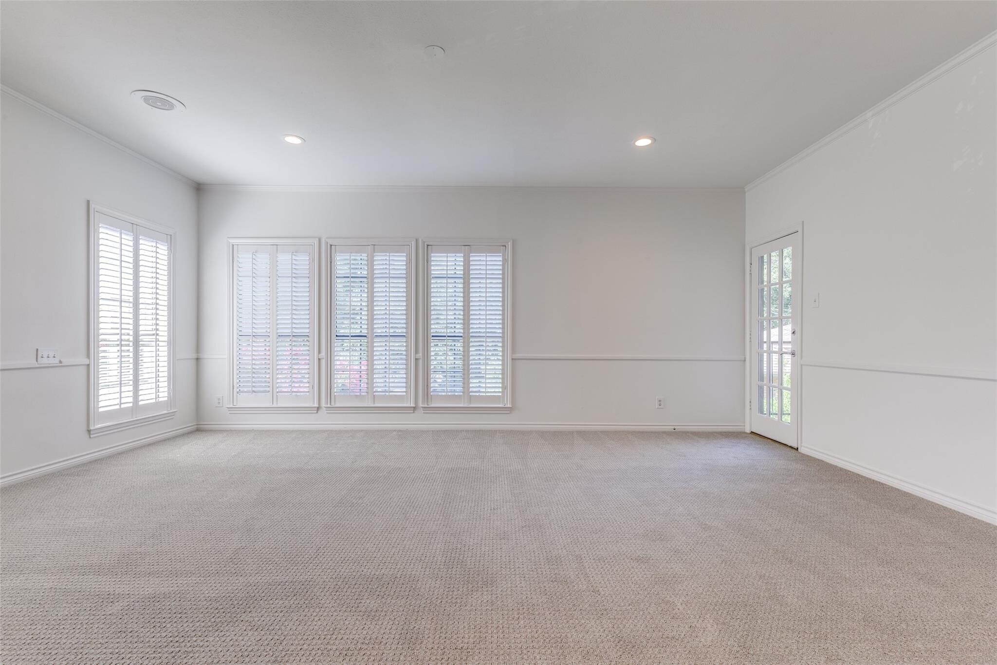 Building Photo - 3201 Saint Johns Dr