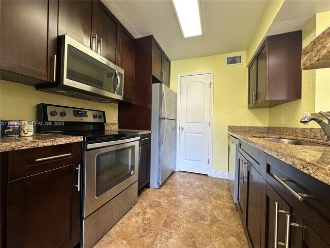 Building Photo - 2627 NW 33rd St