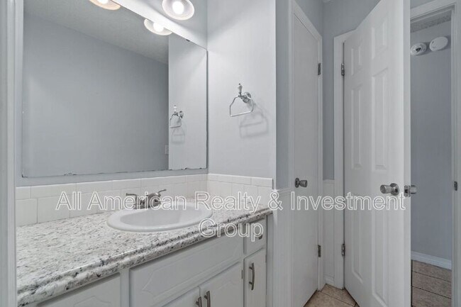 Building Photo - 502 Krest Dr