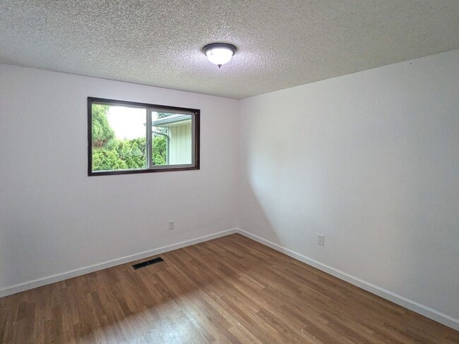 Building Photo - 2970 Phipps Ln NE