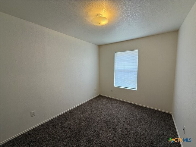 Building Photo - 4403 Deek Dr