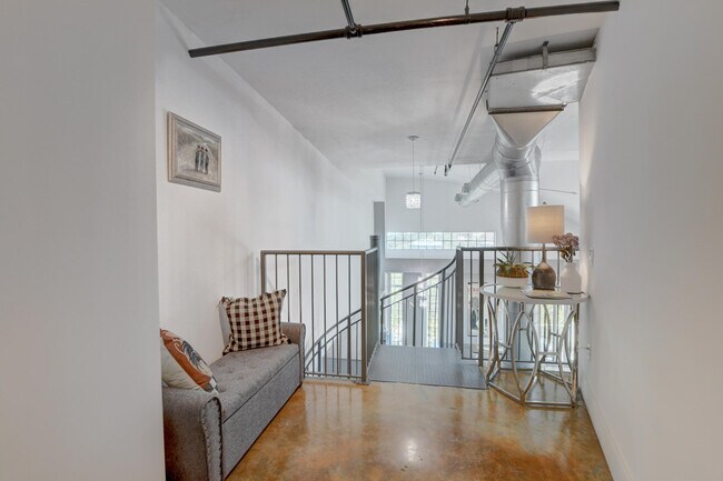 Building Photo - 185 NE 4th Ave