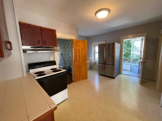 Building Photo - 50 Belmont St