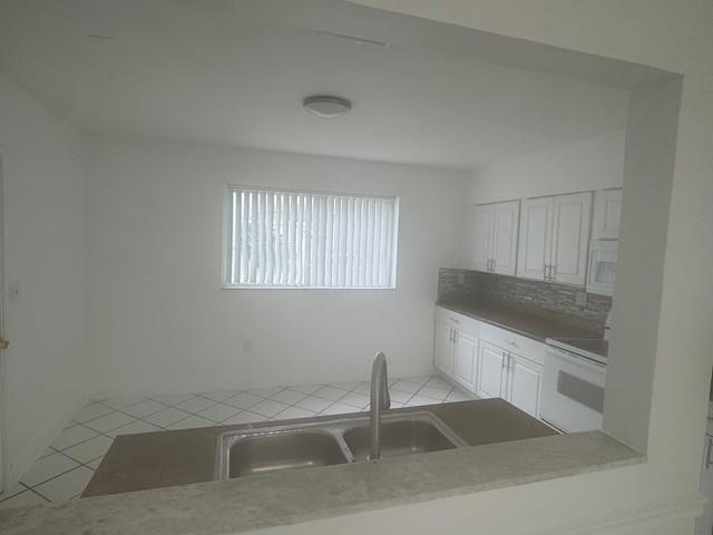 Building Photo - 6884 NW 14th St