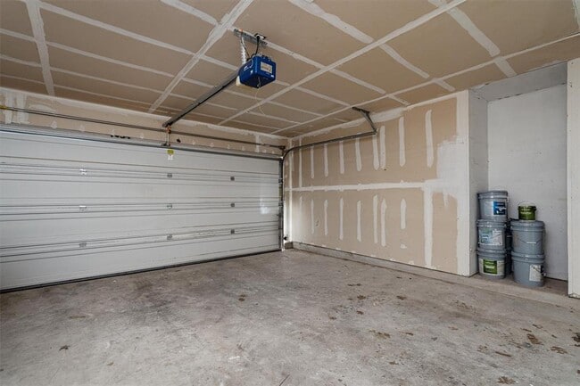 Building Photo - 1106 Canada Wild Dr