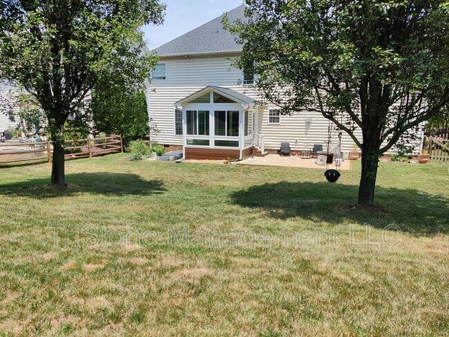 Building Photo - 14512 Harvington Dr