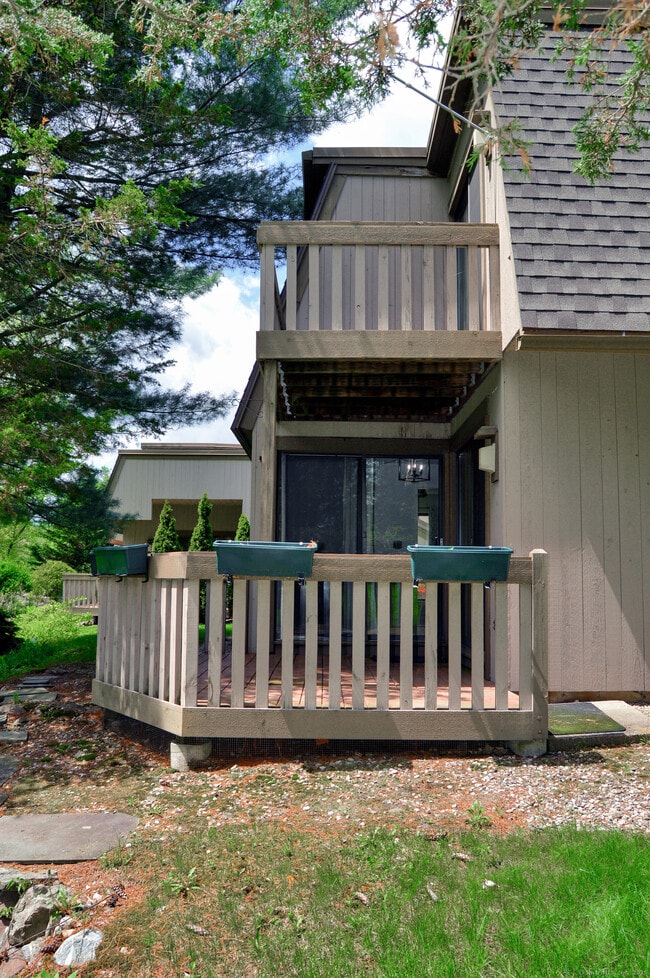 Building Photo - 106 Mallard Dr