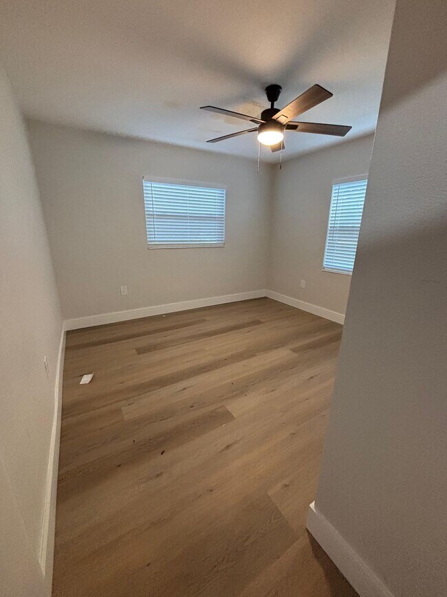 Building Photo - Fully Remodeled 3-Bedroom + Den Home for R...